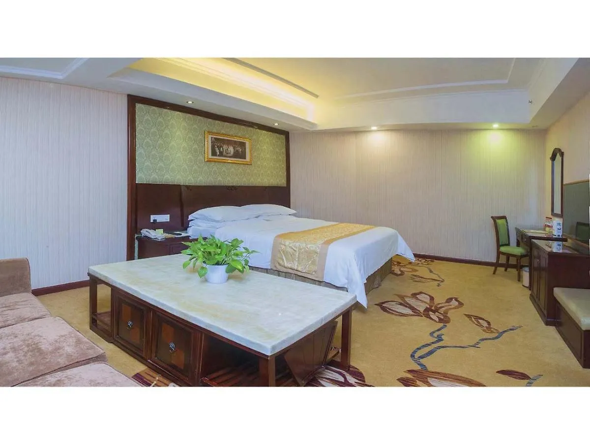 Vienna Hotel Shenzhen Fuyong Qiaotou Kina