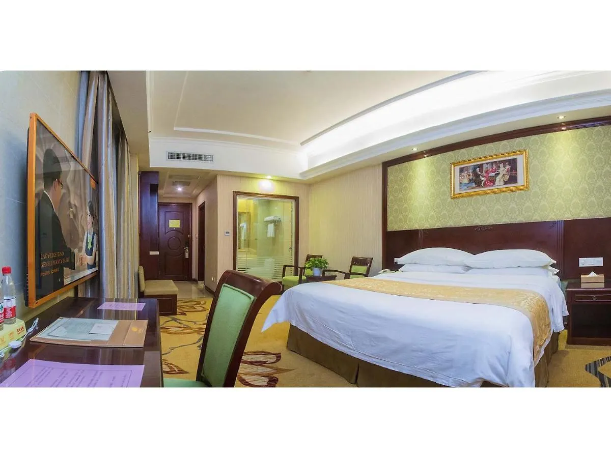 Vienna Hotel Shenzhen Fuyong Qiaotou 3*,  Kina